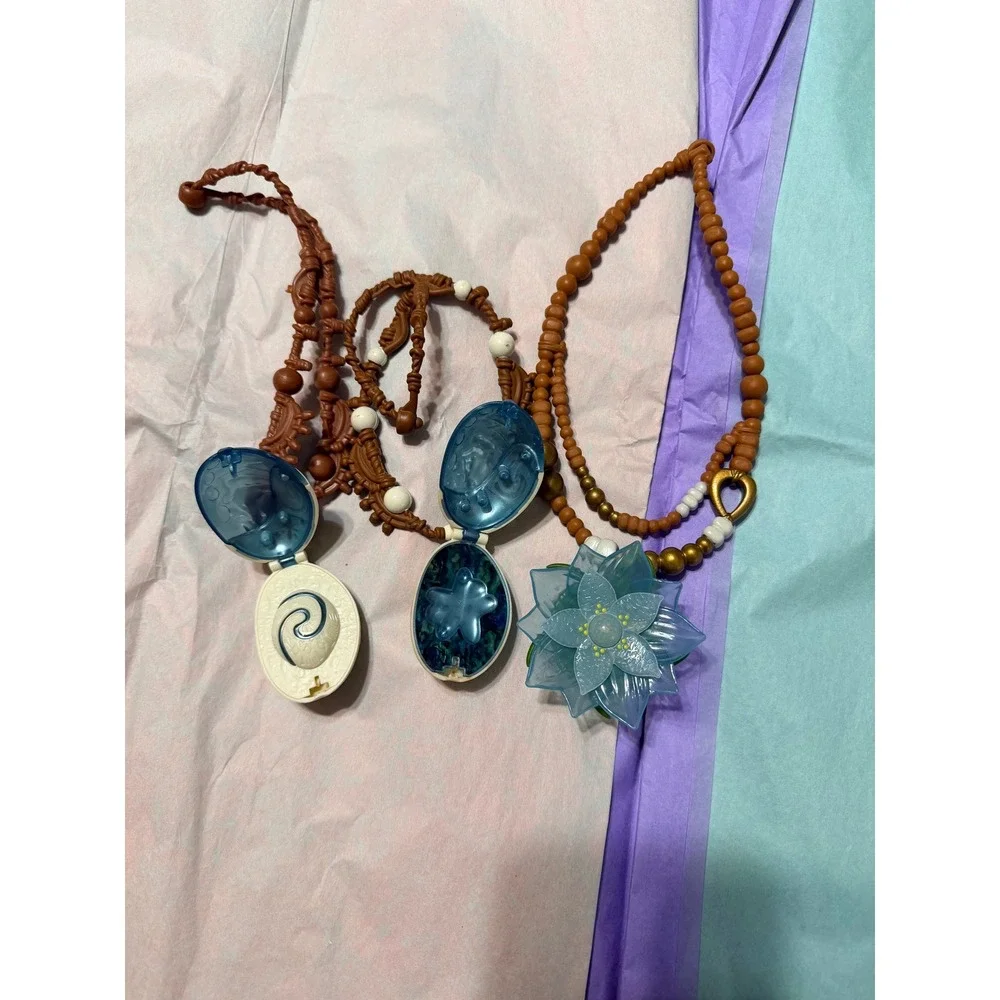 Lot Disney Moana Heart of Te Fiti & Raya Kumandra Flower Light Up Toy‎ Necklace
